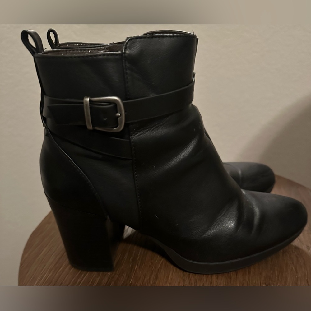 Black booties with short heel